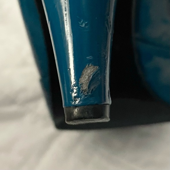 Gabriella Rocha Shelby2 Teal Patent Leather T-Strap Pumps - Picture 9 of 10